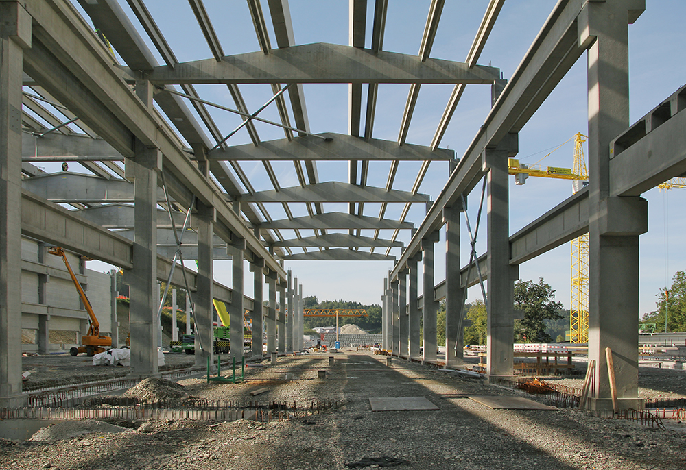 Vorgefertigte Betonstützen der MÜLLER-STEINAG ELEMENT AG