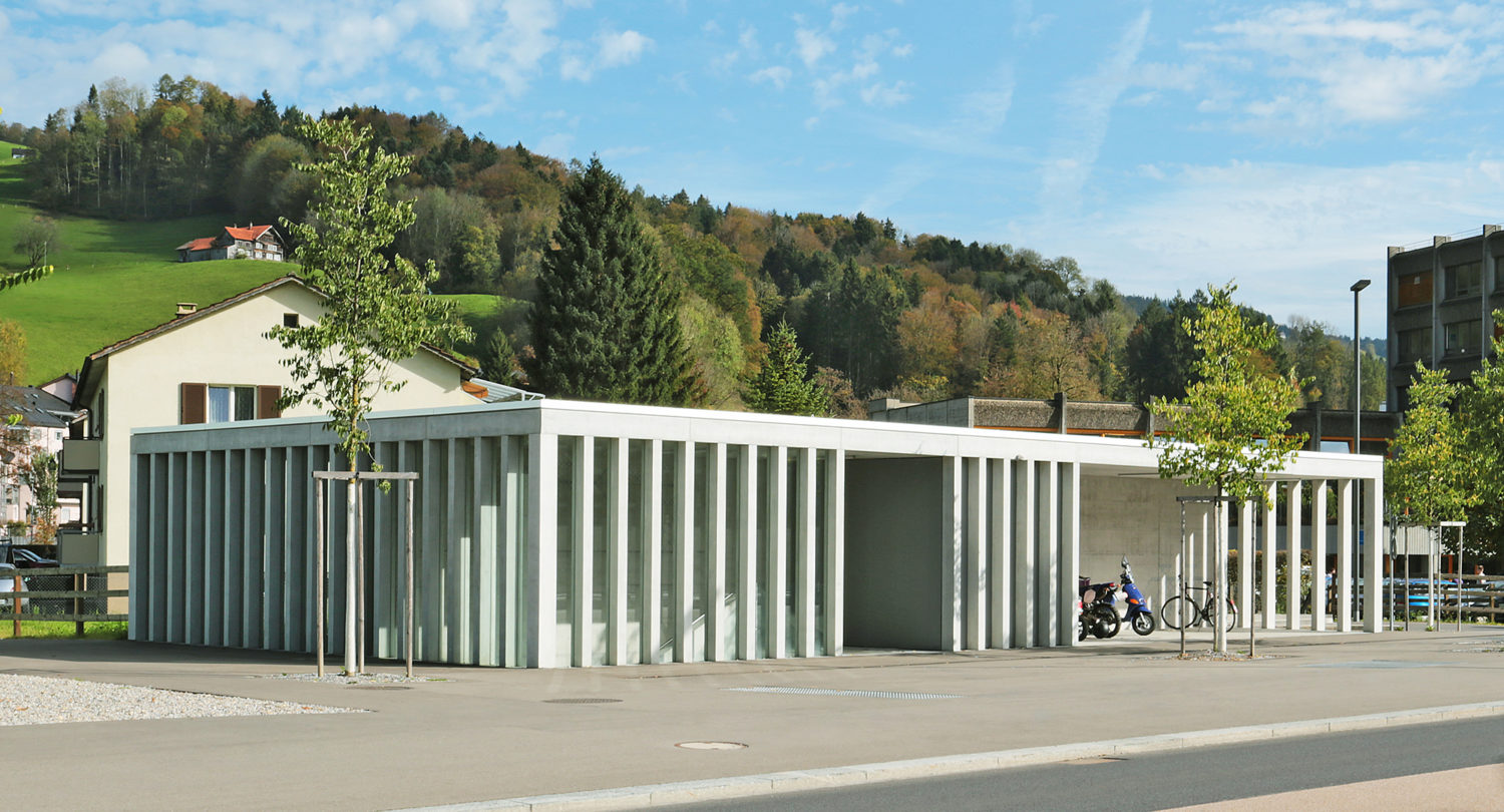 Parkhaus und Fahrradunterstand, Bahnhof Wattwil SG
