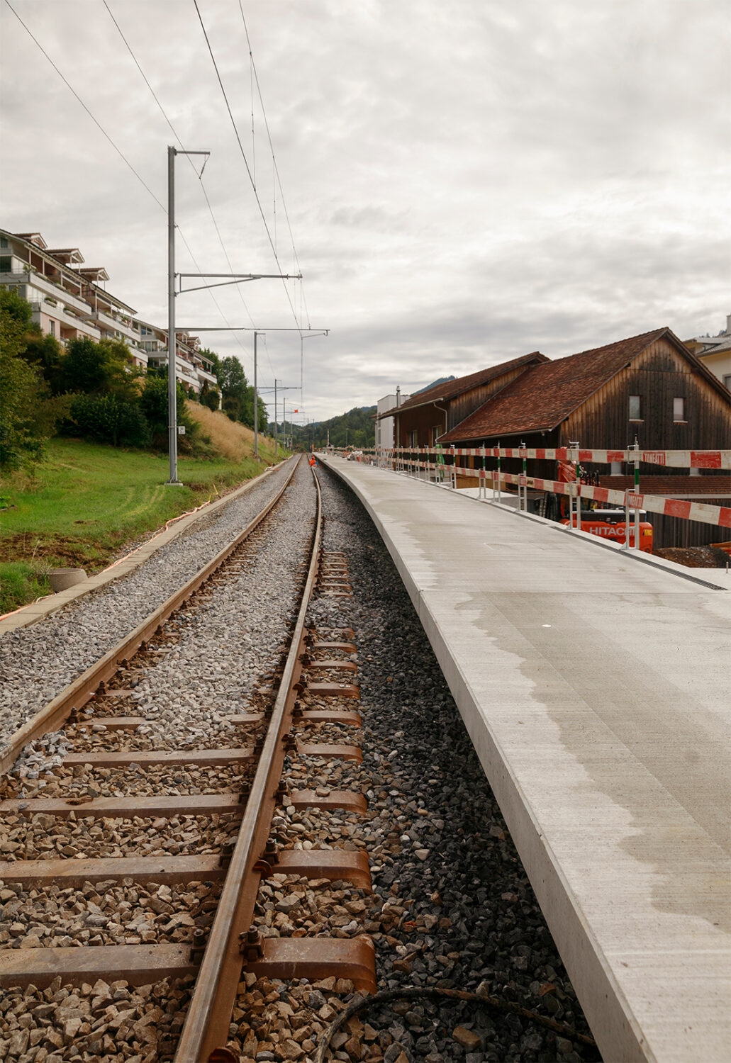 ELEF® Perronelemente Objekt: Haltestelle Sattel-Aegeri Bauherr: Schweizerische Südostbahn AG, 9001 St. Gallen Bauunternehmen: Toneatti AG, 8865 Bilten Produktion: Werk Däniken