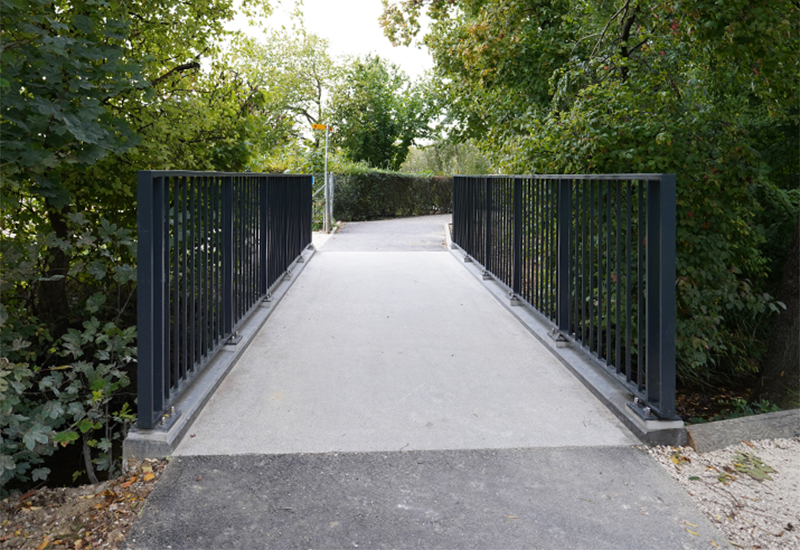 Mit der Armierung wiegt die Brücke insgesamt lediglich 4.5 Tonnen.