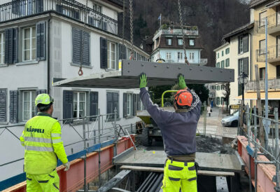 Montage der Brückenelemente für die Löwenbrücke in Bad Ragaz